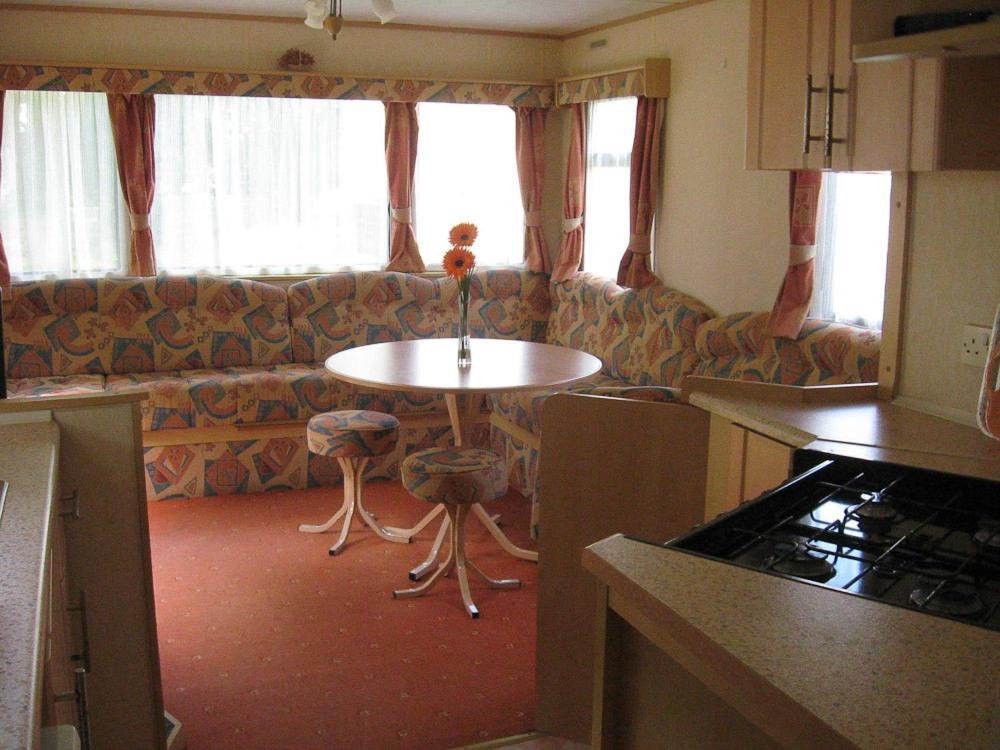Cosy Caravan At Blackmoor Farm Ludchurch 외부 사진
