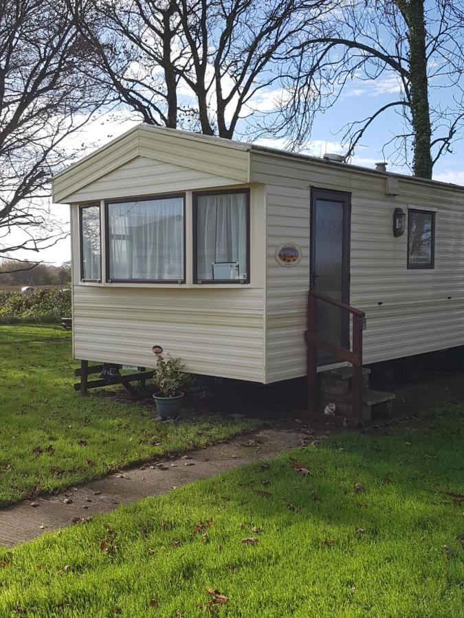 Cosy Caravan At Blackmoor Farm Ludchurch 외부 사진